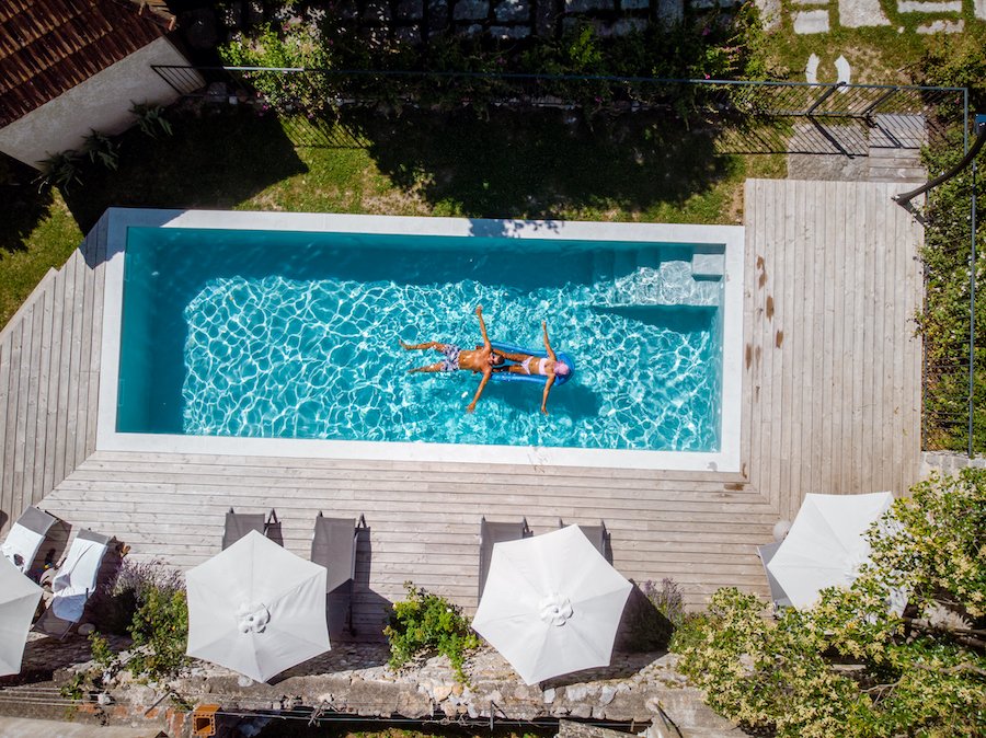 Entretenez votre piscine facilement grâce à traitement automatisé !